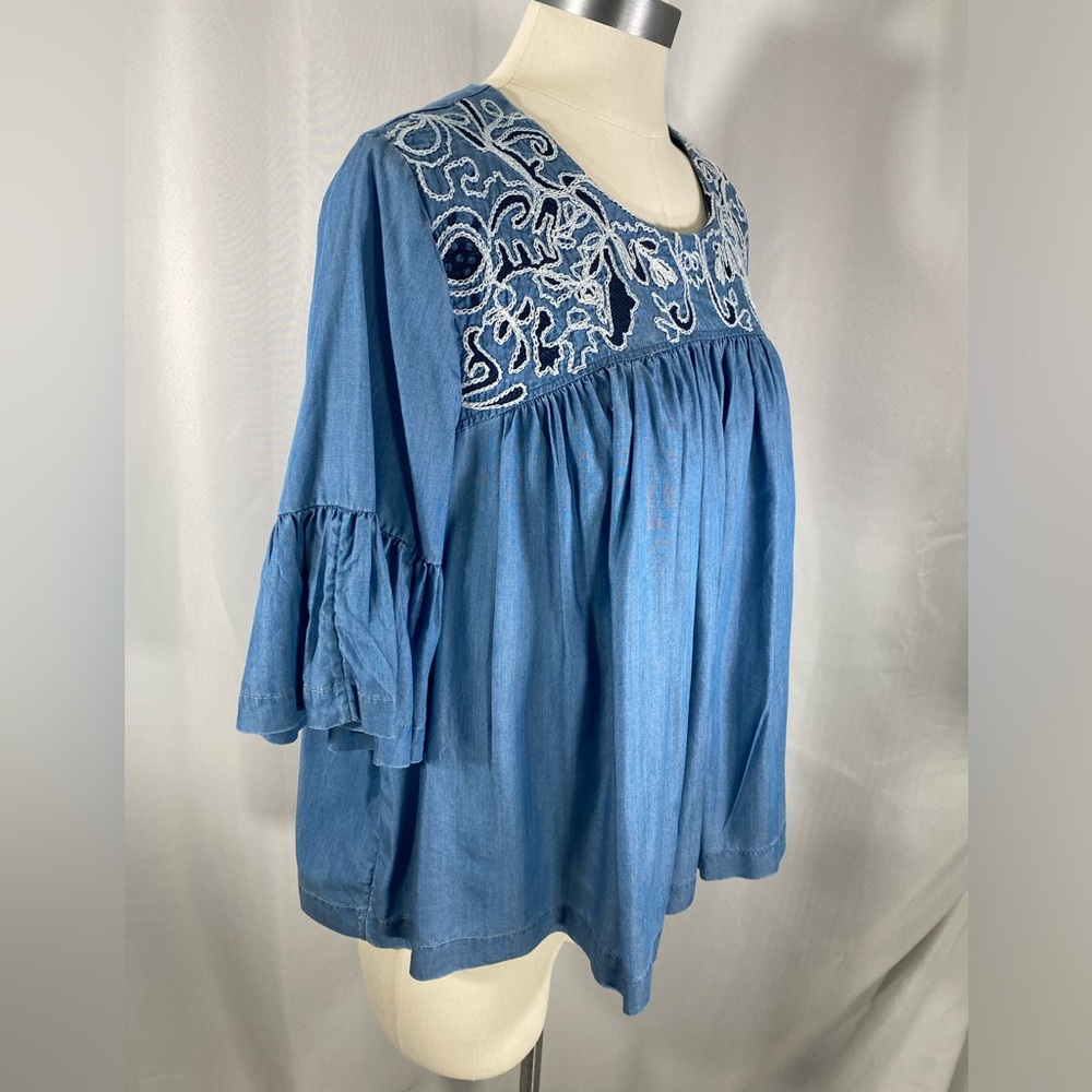 Crown & ivy boho top w embroidered embellishments Boho hippie resortwear large. - Picture 2 of 7